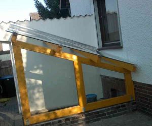 Kellereingangsüberdachung mit einem Verbundsicherheitsglasdach